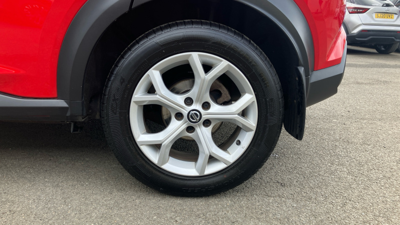 Nissan Juke 1.0 DiG-T N-Connecta 5dr Petrol Hatchback